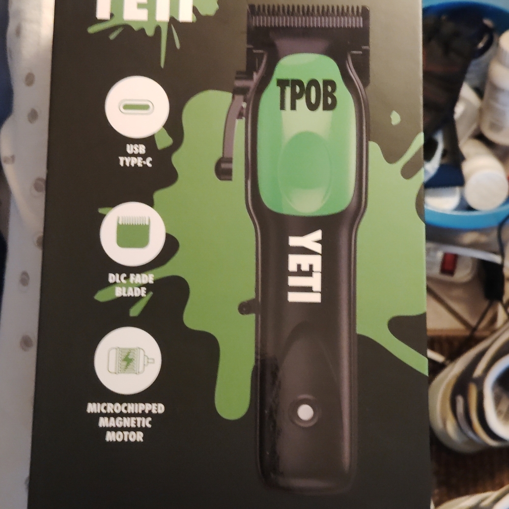 Yeti Black and Green Grooming Clipper
